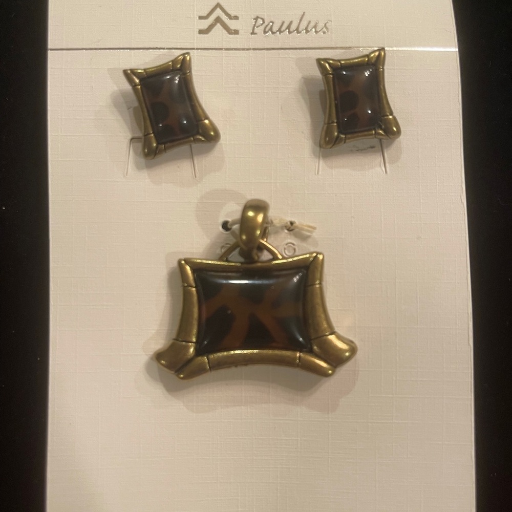 Women's Pendant and Earring Set